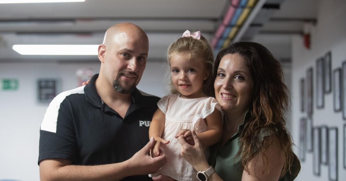 La familia de una niña de Zaragoza con hipocondroplasia 