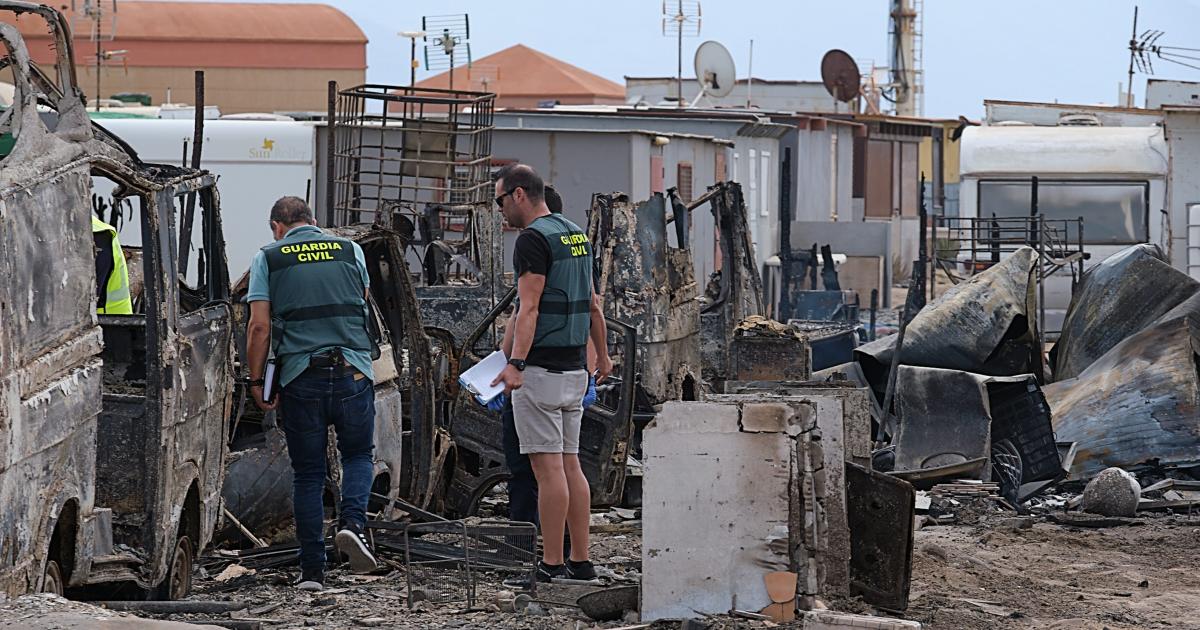 Un Incendio Quema Casi Medio Centenar De Autocaravanas En Fuerteventura