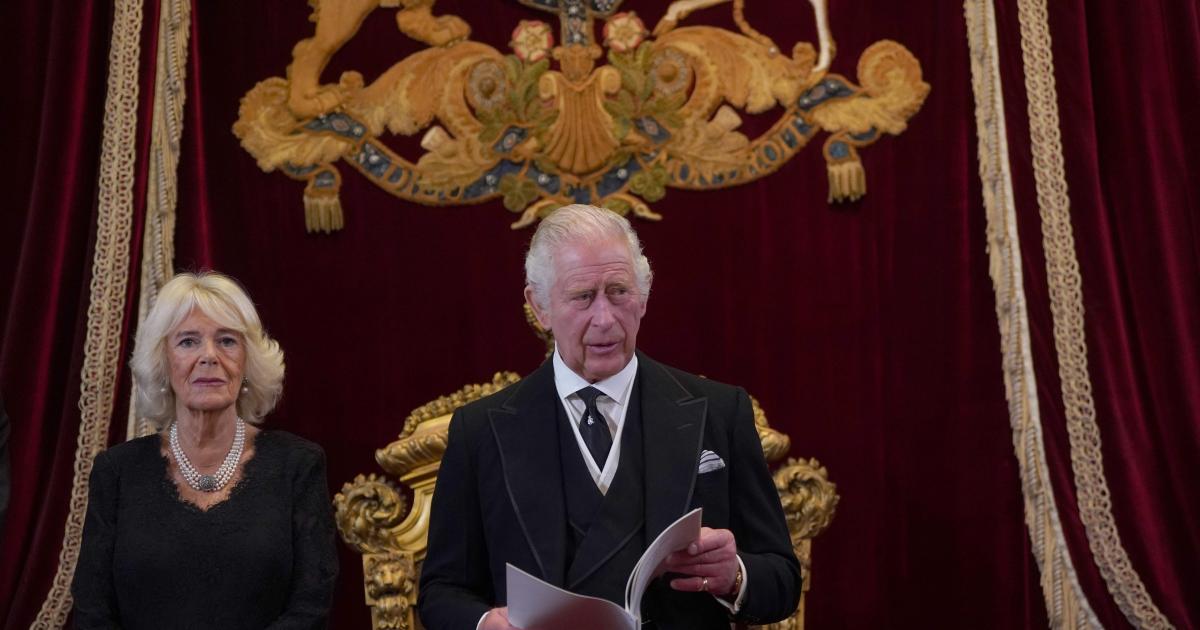 Pendiente Para construir tierra principal Carlos III es proclamado nuevo rey de Inglaterra