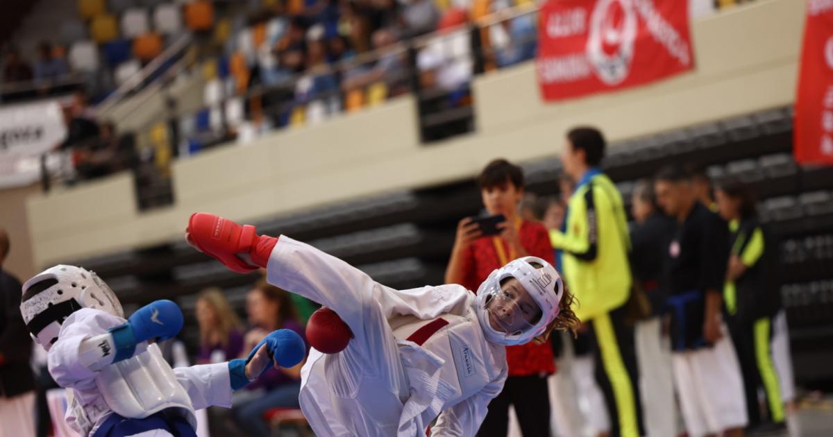 Kárate y solidaridad se dan cita en Zaragoza