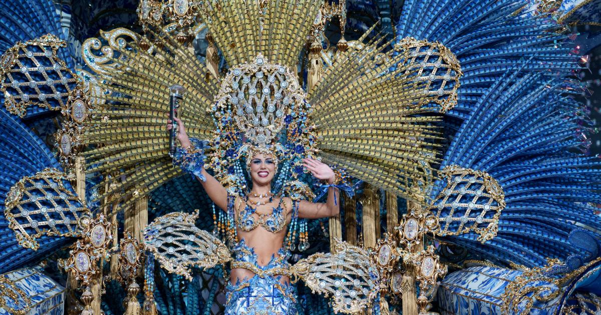 Adriana Peña Con La Fantasía Lisboa Reina Del Carnaval De Santa Cruz De Tenerife 