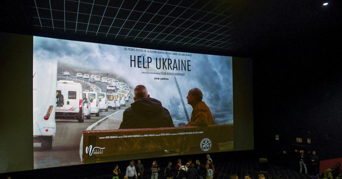 Dokument Help Ukraine jest kroniką podróży taksówkarzy, którzy udali się do Polski, by ratować uchodźców.