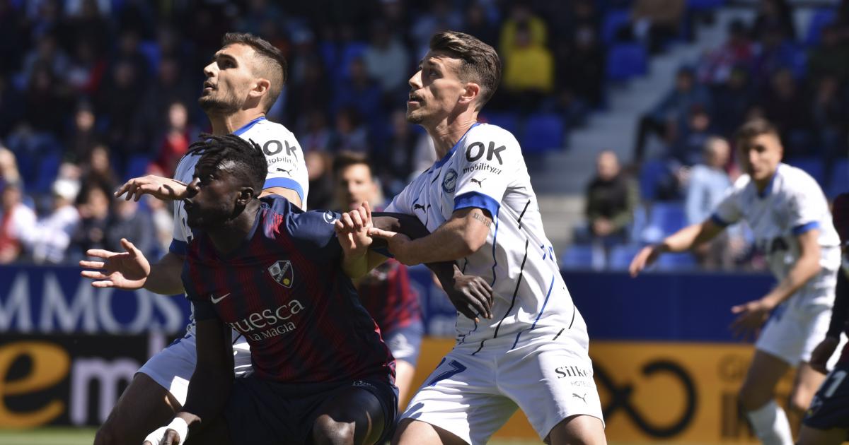 Partidos de s. d. huesca contra alavés