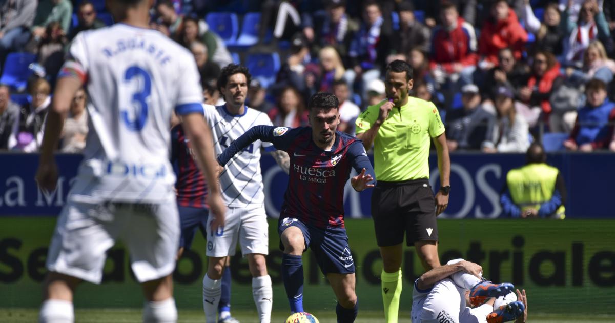 Partidos de s. d. huesca contra alavés