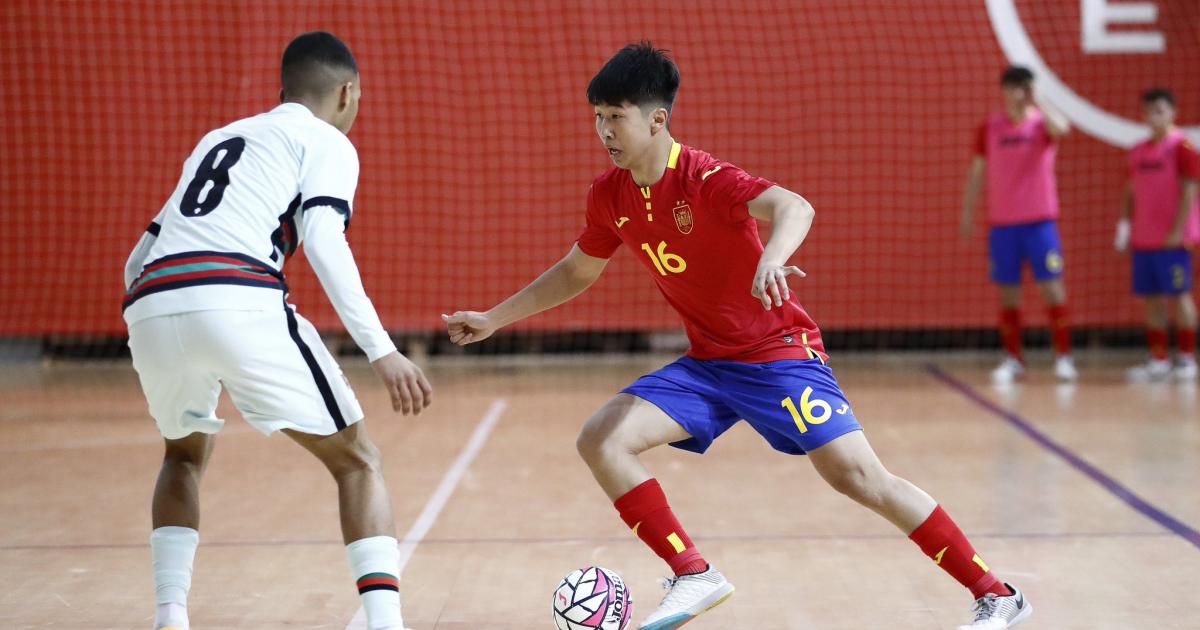 Kike Liao, do Zaragoza, convocado pela seleção sub-19 da Espanha
