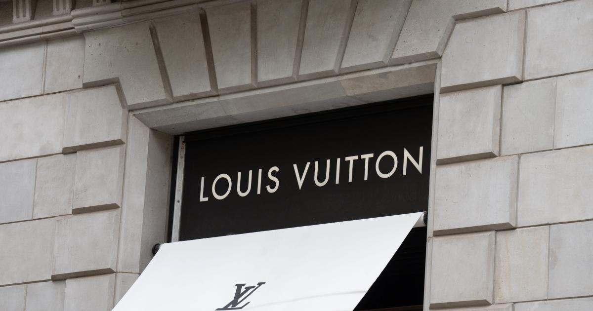 Roban en la tienda de Louis Vuitton de paseo de Gràcia de