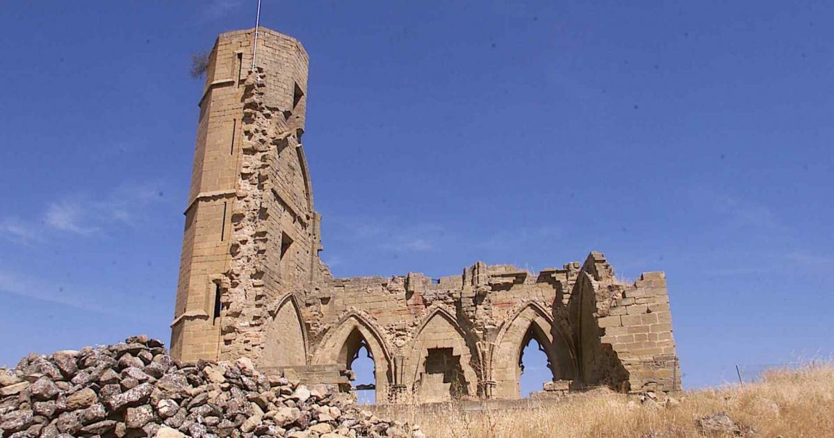 Fotos del impresionante Castillo de la Peña de Ayllón, en el bonito