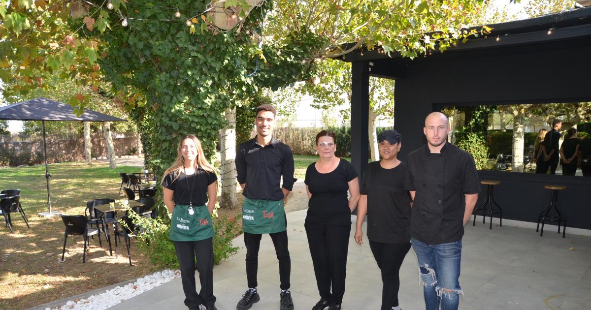 El restaurante La Huerta mira al campo y a Las Fuentes desde el tercer