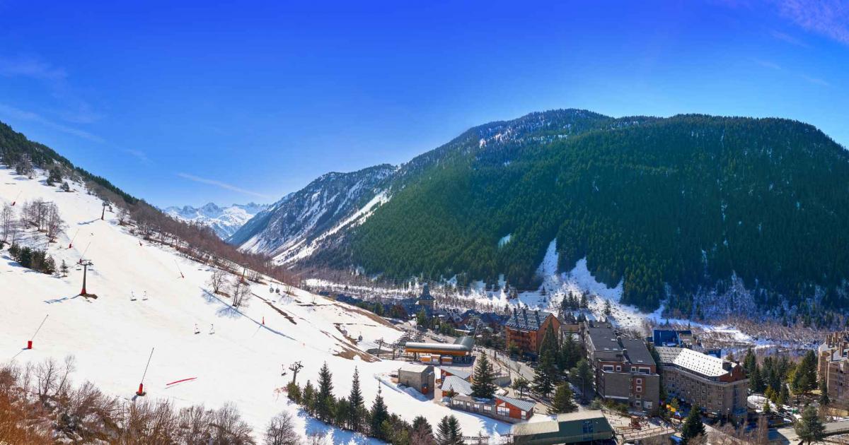 Quelles stations de ski des Pyrénées françaises et catalanes ouvrent leurs portes en novembre ?