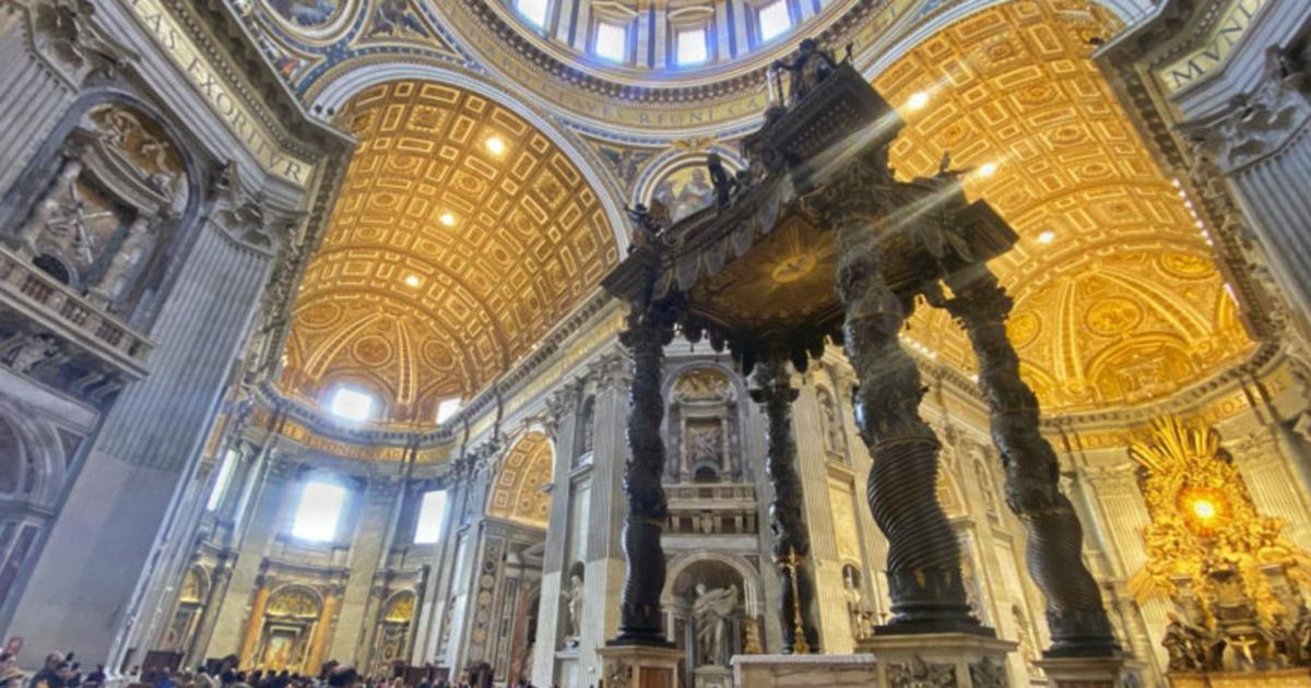 El Imponente Baldaquino De Bernini En San Pedro Afronta Una ...