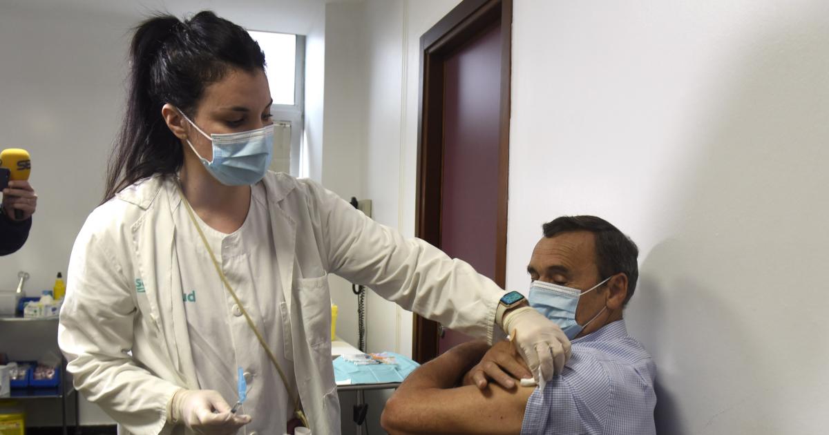 Five health centers in Zaragoza, open for influenza vaccination in the afternoon, will no longer be open from today