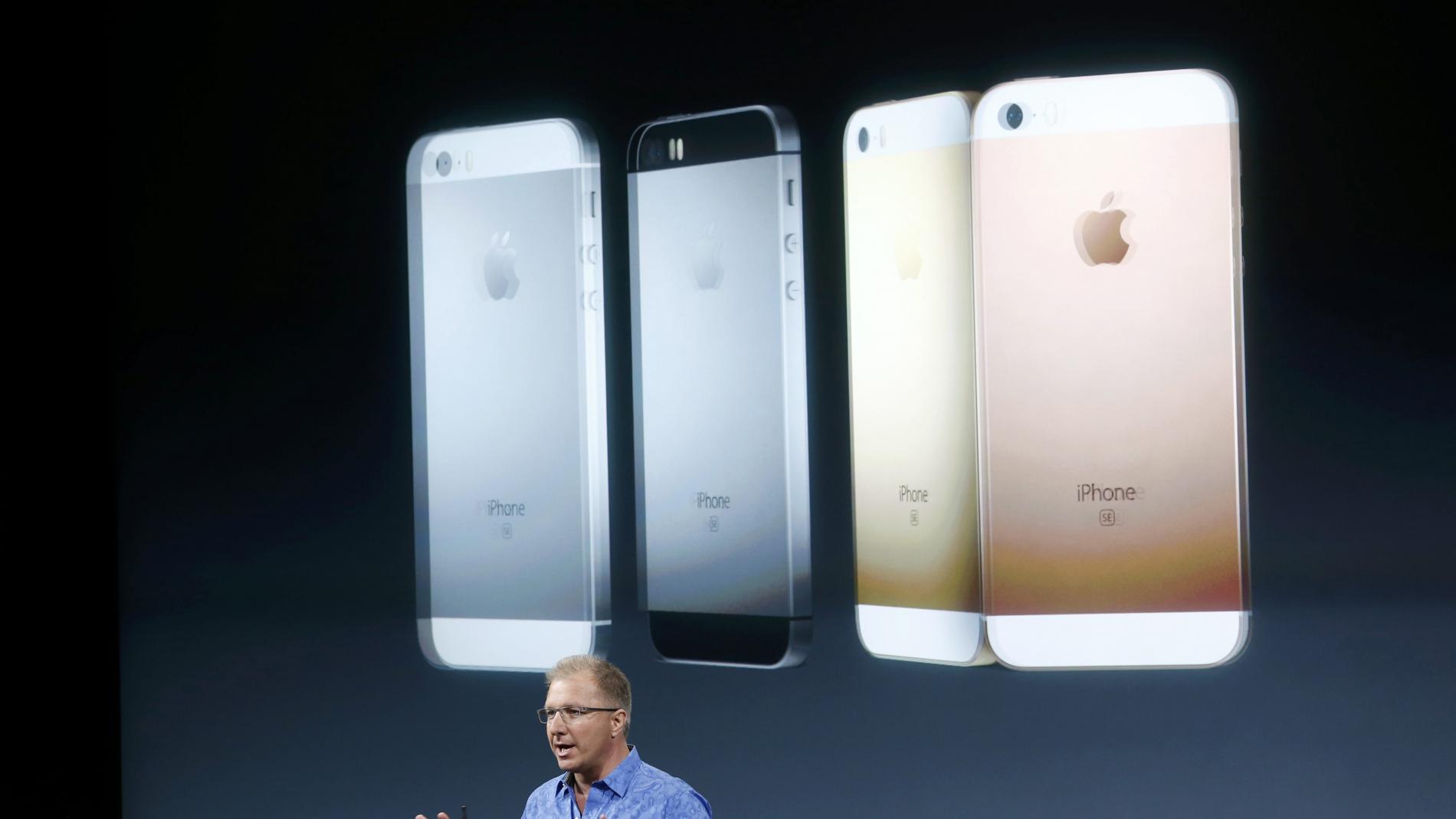 Apple presenta iPhones más pequeños y baratos