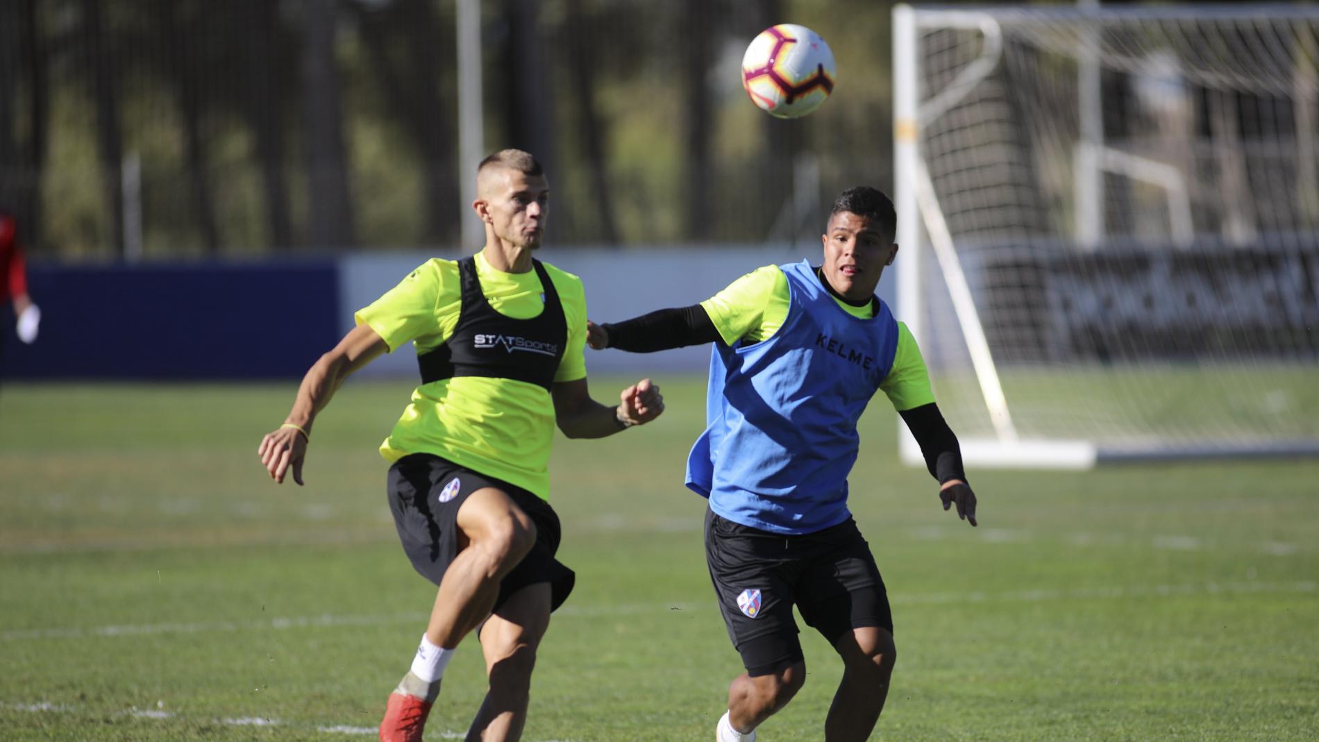 O colombiano Juan Camilo “Cucho” Hernández, indicado para melhor