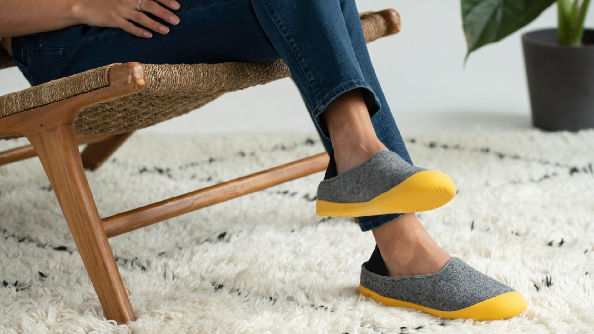 Las zapatillas para estar por casa más vendidas en Amazon tienen de memoria y 26 diseños