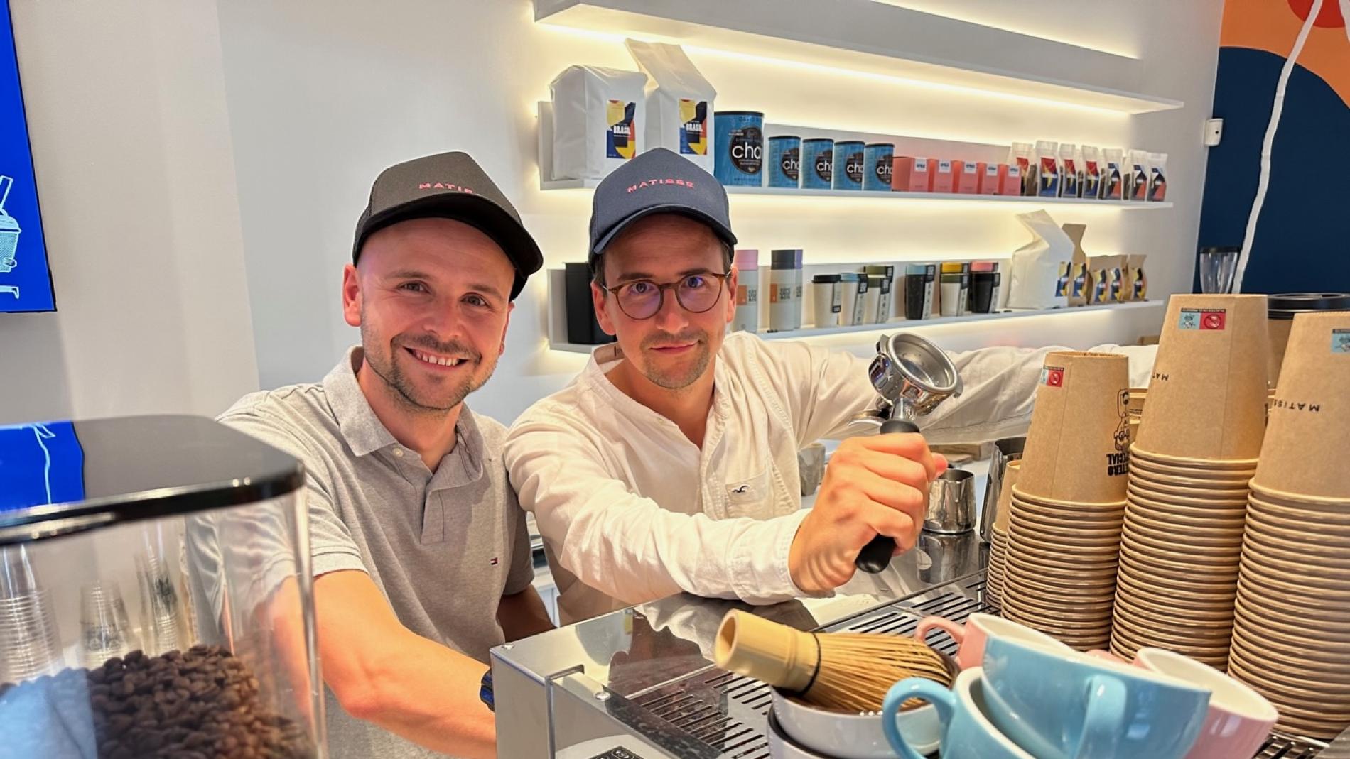 Presentan un vaso comestible de galleta para café