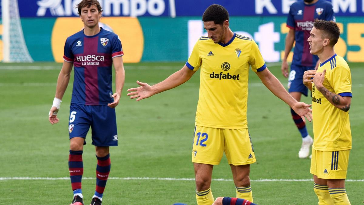 El uno a uno de la derrota de la SD Huesca ante el Cádiz