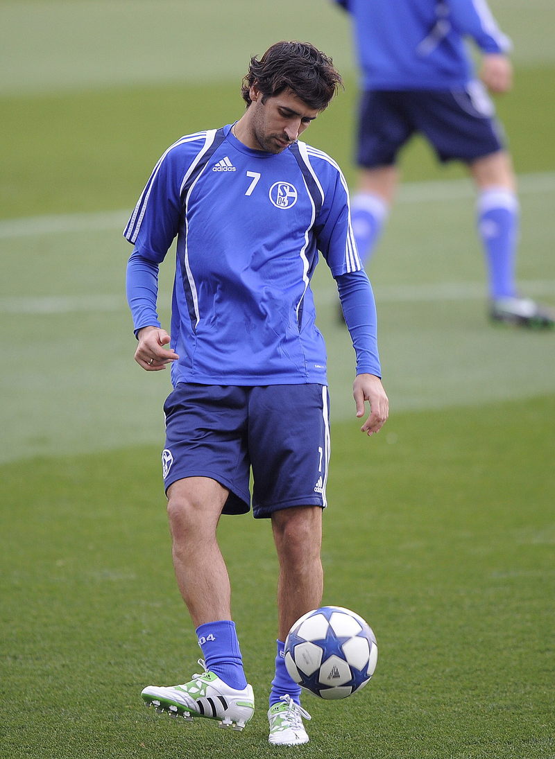 Raúl dejará el Schalke al final de la temporada