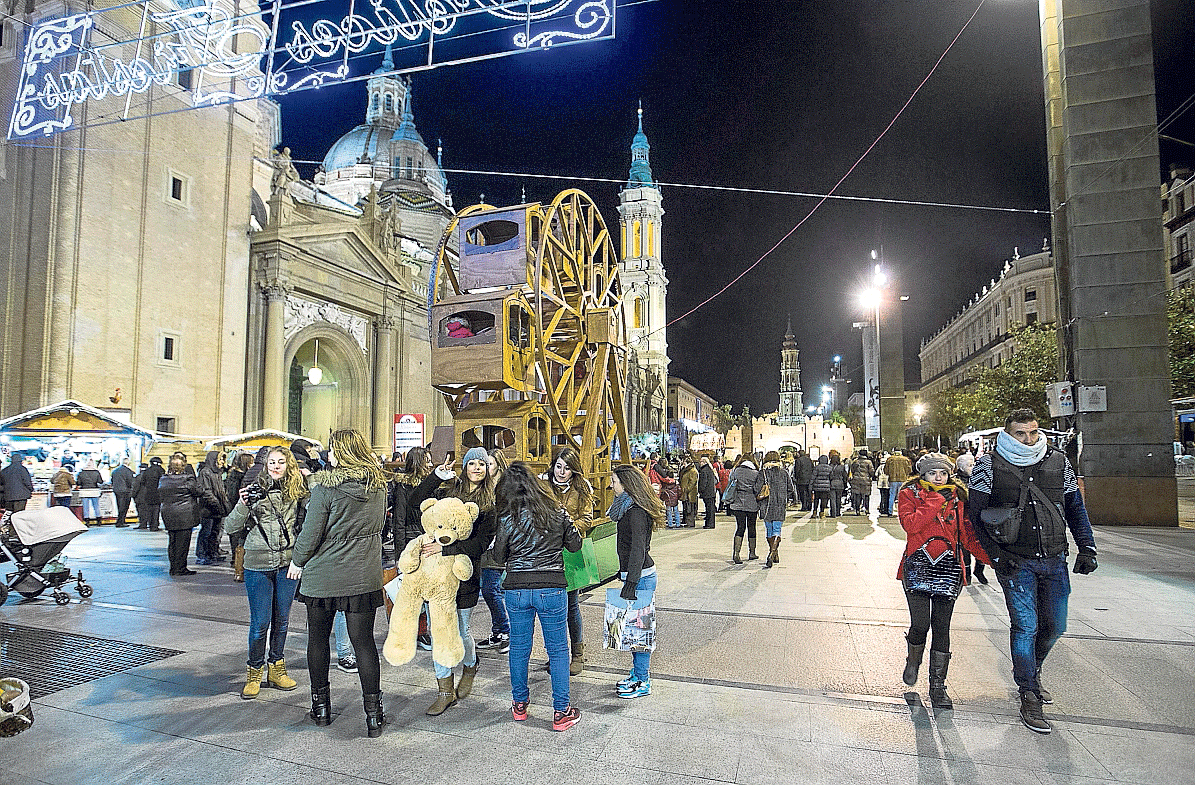 Las actividades navideñas del Centro de Zaragoza  han sido aplaudidas por el sector hostelero por ser un buen reclamo para acercarse al Casco Histórico estos días
