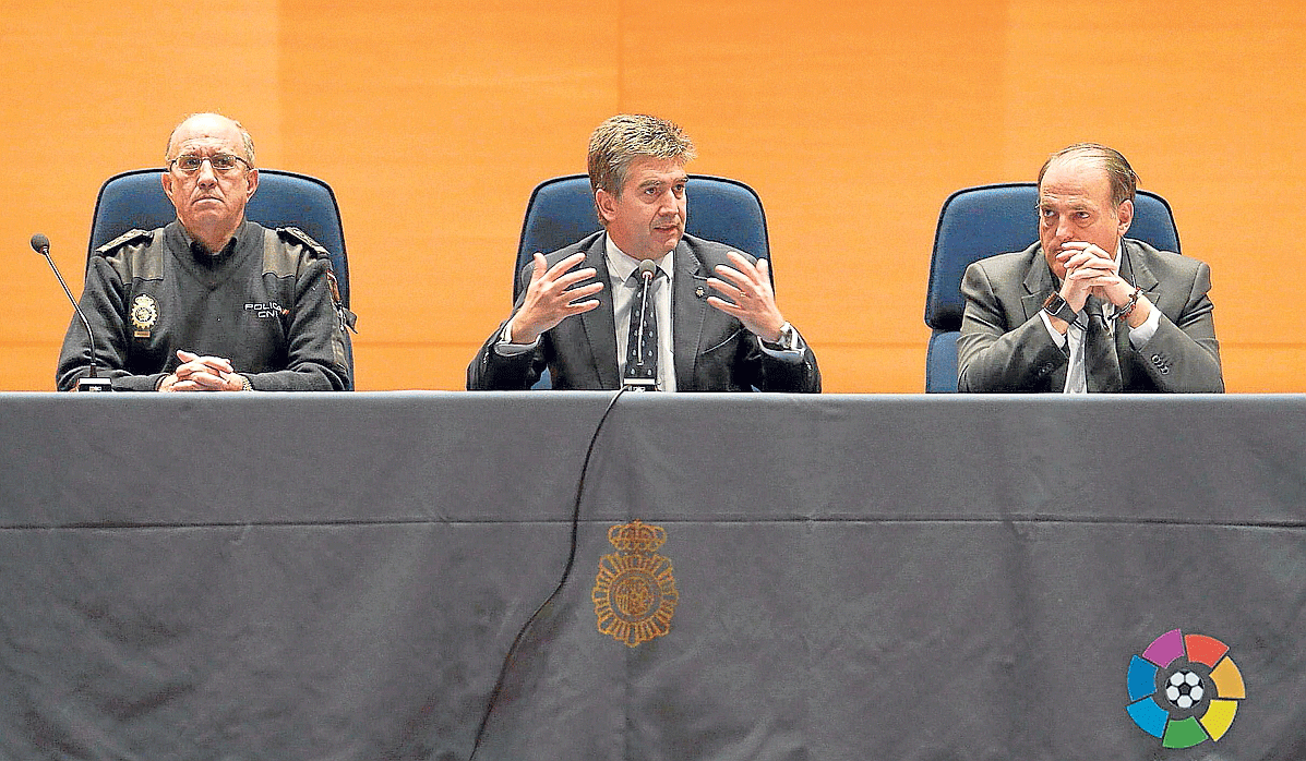 Ignacio Cosidó, Florentino Villabona y Javier Tebas, en la reunión mantenida ayer