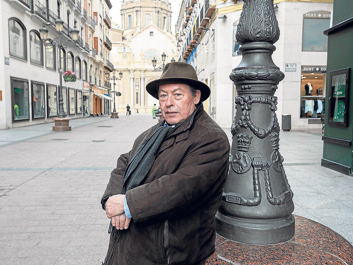 Gregorio Morán, en su visita a Zaragoza para presentar 'El cura y los mandarines'
