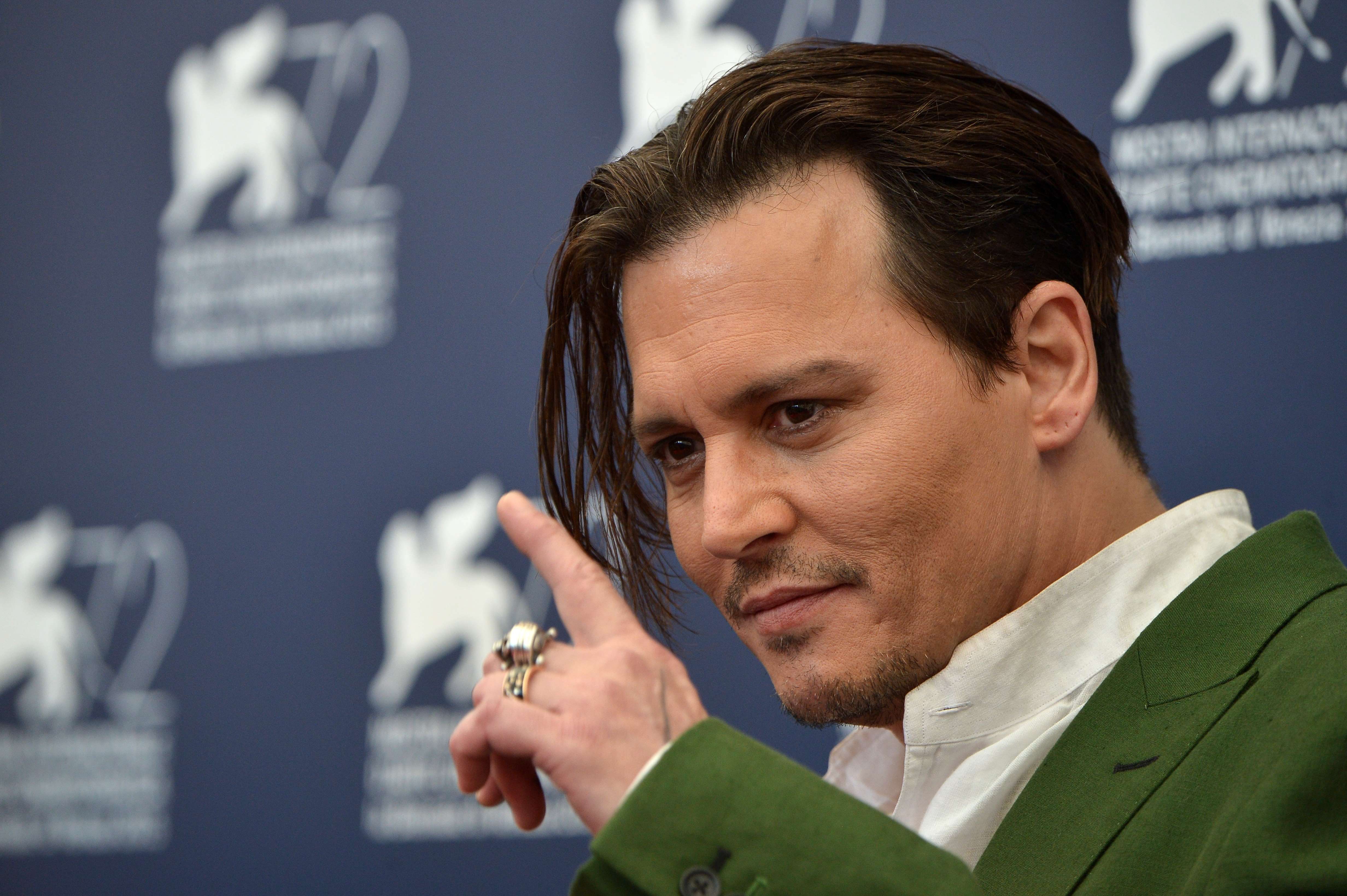 Johnny Depp, borracho en el estreno de su nueva película | Noticias de
