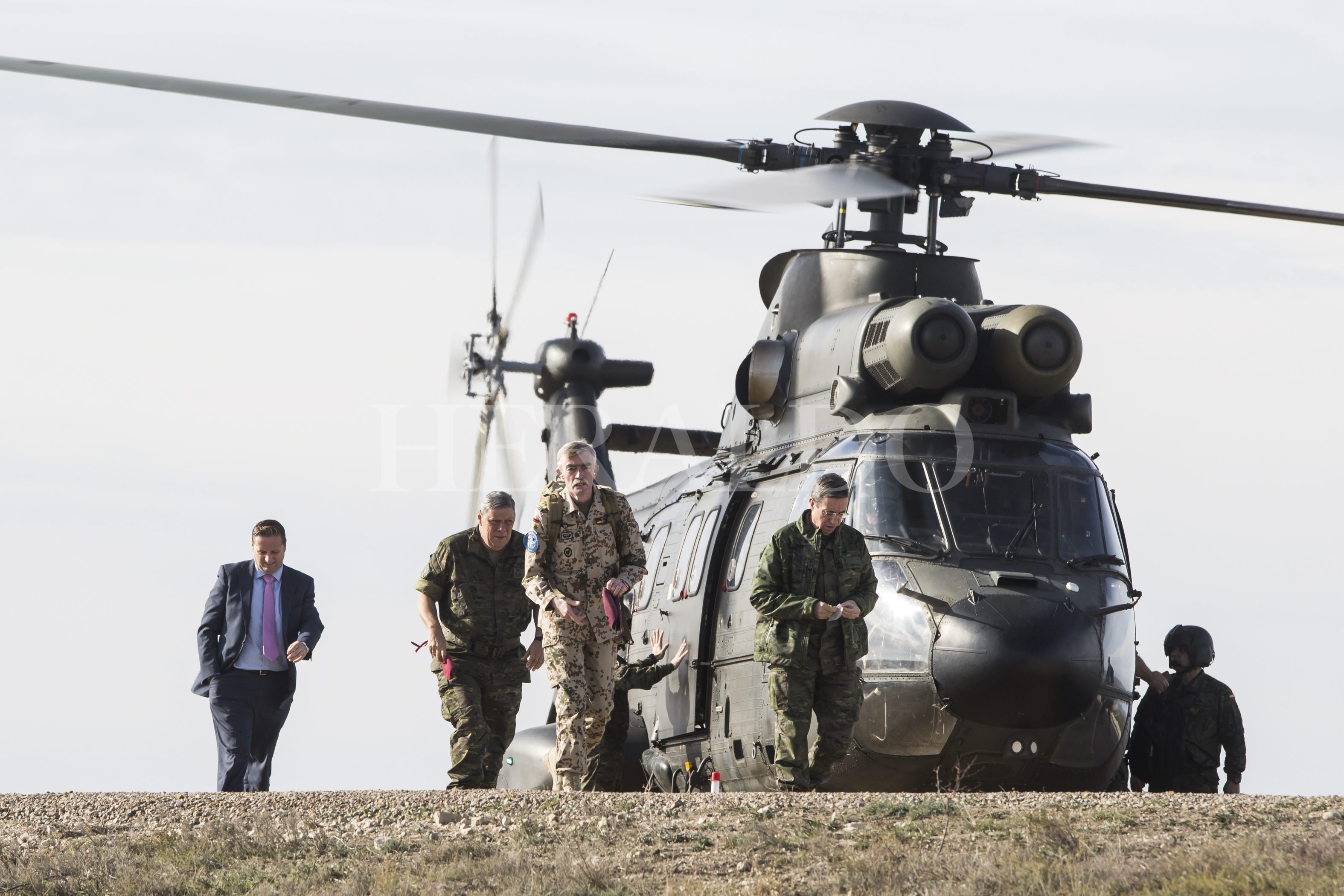 40 Años De España En La Otan Más De 125000 Militares En 22 Misiones 4474