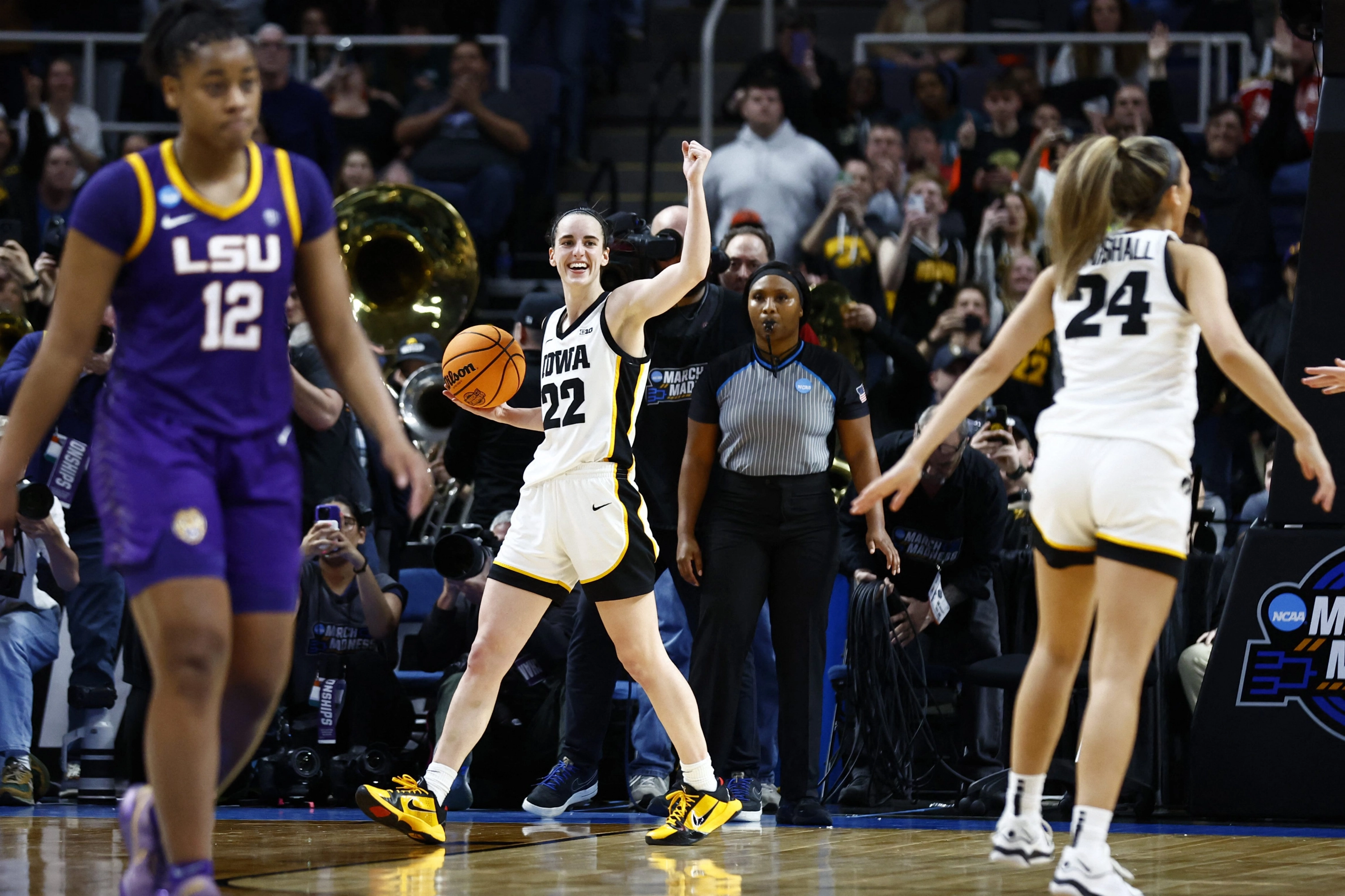 Caitlin Clark Maravilla Al Mundo Del Baloncesto Con Otra Actuación Colosal