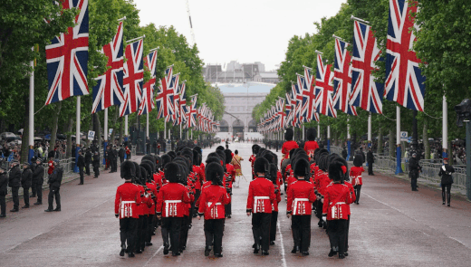Reaparece Kate Middleton: imágenes del desfile militar que celebra el cumpleaños oficial del rey Carlos III