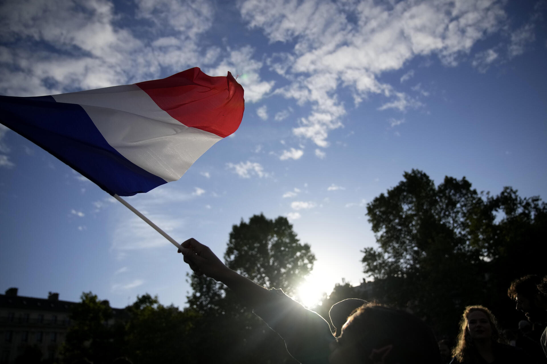 Francia frena a la extrema derecha Editorial