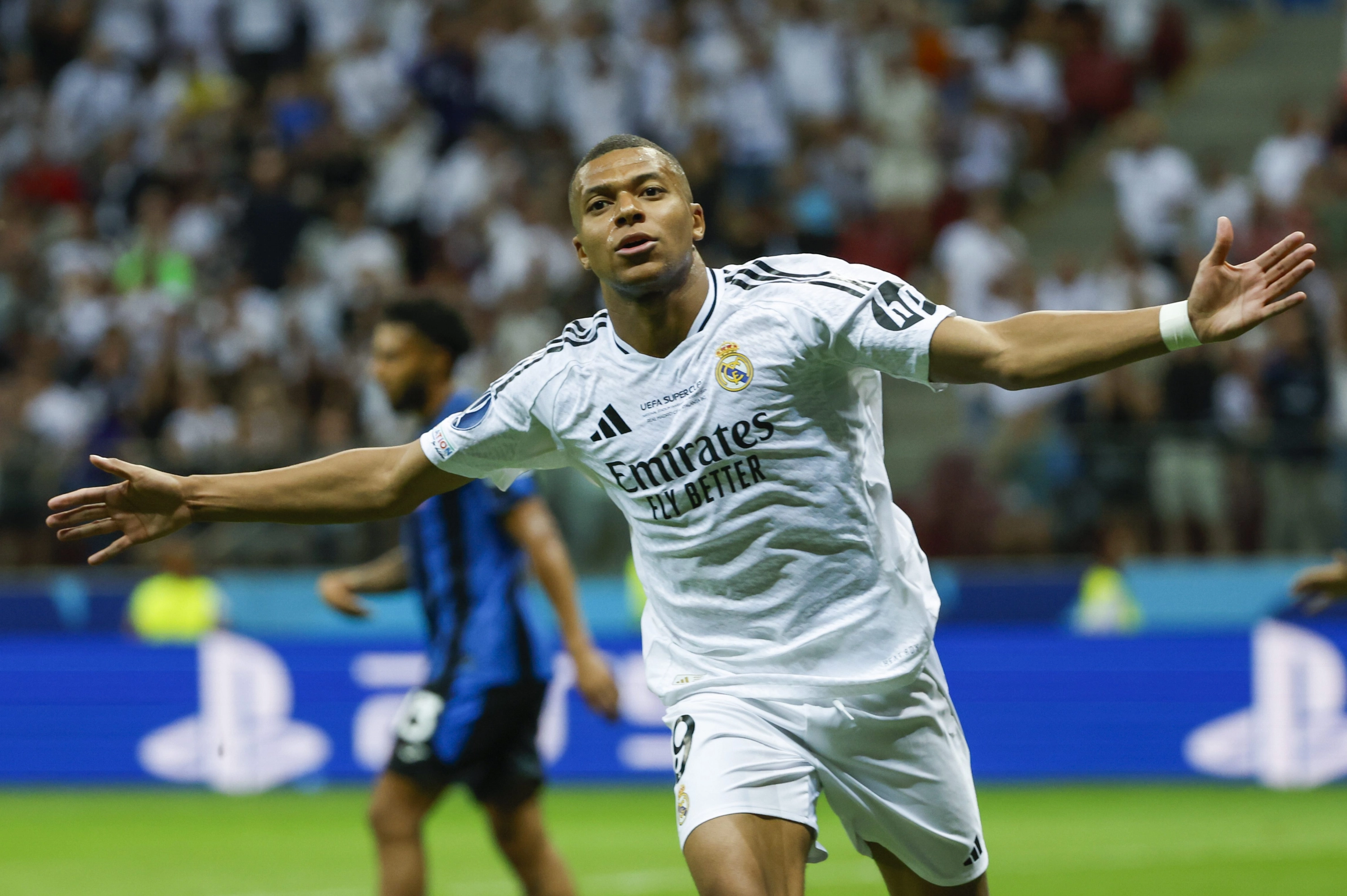 Valverde y Mbappé firman la sexta Supercopa de Europa del Real Madrid (2-0)