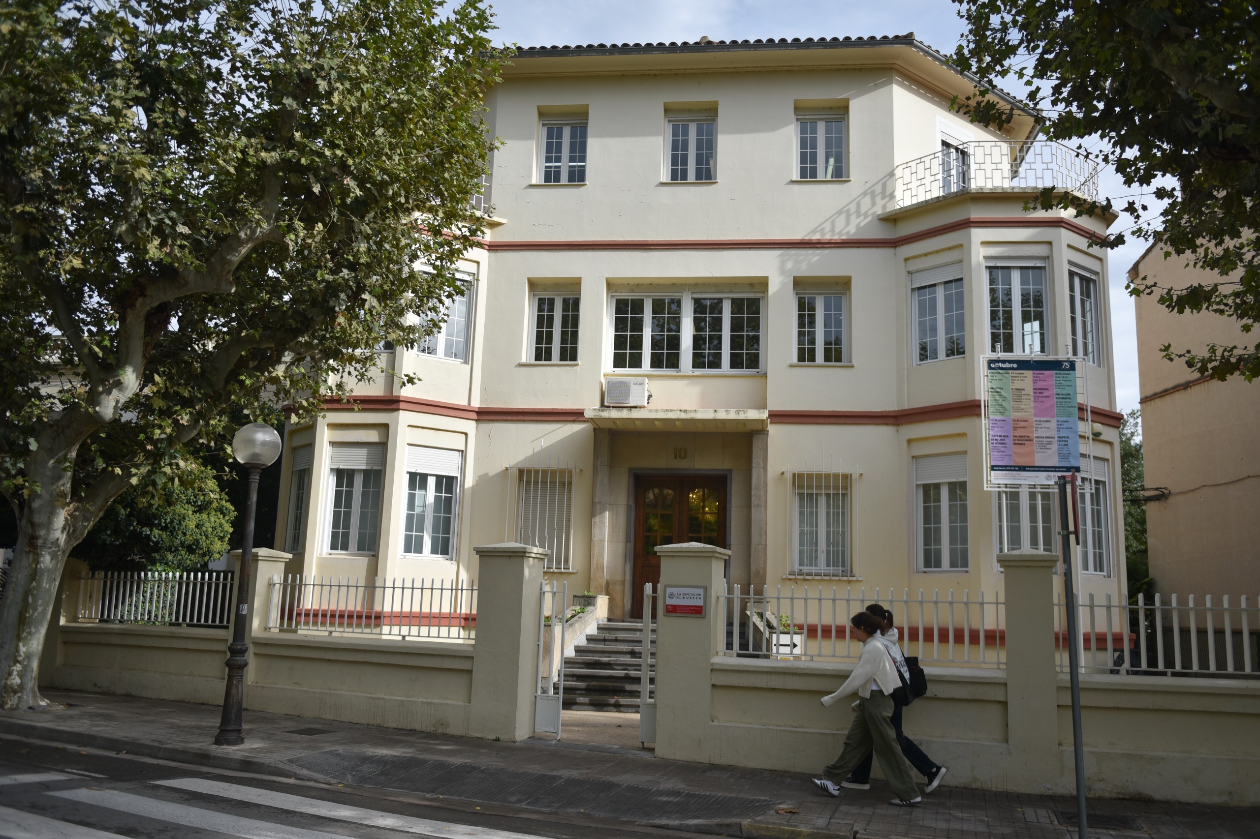 Visitas guiadas para repasar los 75 años del Instituto de Estudios ...