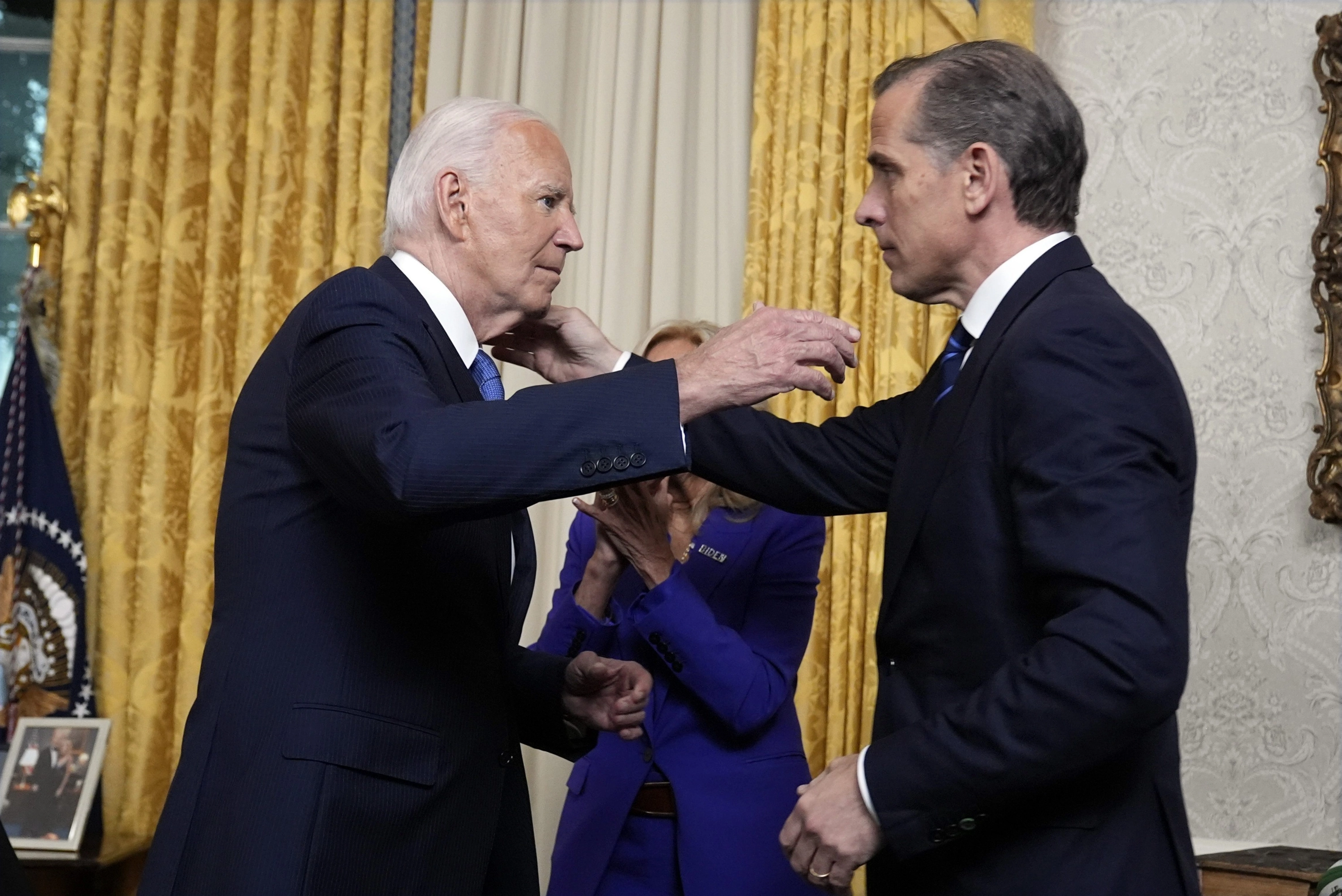 Biden Indulta A Su Hijo Hunter De Los Casos De Posesión Ilegal De Un